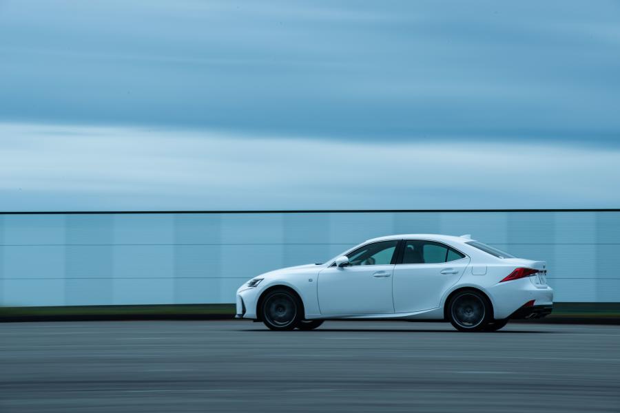  Lexus IS350 F-Sport (XE30) 2016 года  (JP) (фото 14 из 17)